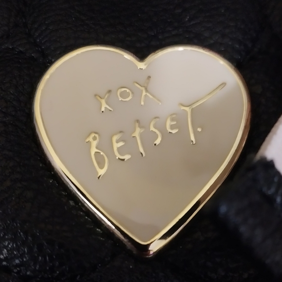 BETSEY JOHNSON QUILTED HEART VEGAN LEATHER MINI HANDBAG - Picture 7 of 10